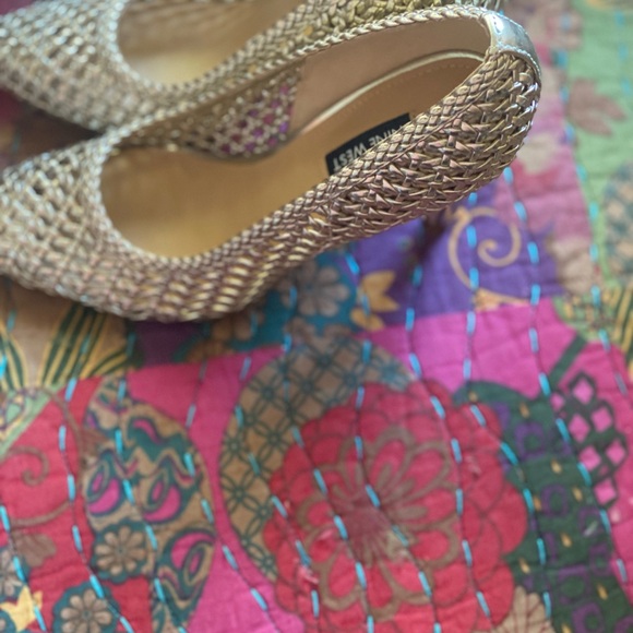 Nine West Gold Woven Heels - Picture 6 of 11